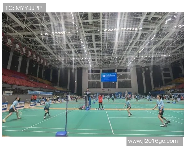 杭州羽毛球队状态变革引发热议新篇章展现竞技精神与团队协作 杭州羽毛球队状态变革引发热议新篇章展现竞技精神与团队协作