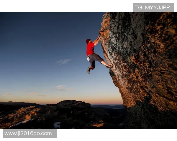 极限运动世界杯杭州攀岩队默契配合展现团队精神与竞技实力 极限运动世界杯杭州攀岩队默契配合展现团队精神与竞技实力