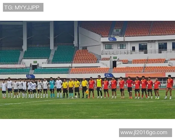 重庆足球队的拼搏历程与荣耀时刻全景纪实 重庆足球队的拼搏历程与荣耀时刻全景纪实