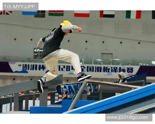 重庆极限运动队在世界滑板锦标赛中以90分稳居积分榜首位 重庆极限运动队在世界滑板锦标赛中以90分稳居积分榜首位