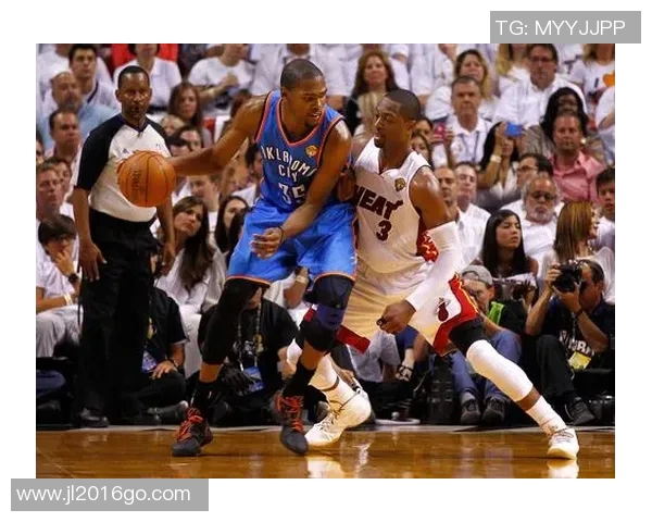 韦德与维斯布鲁克的巅峰对决谁能在历史舞台上更胜一筹