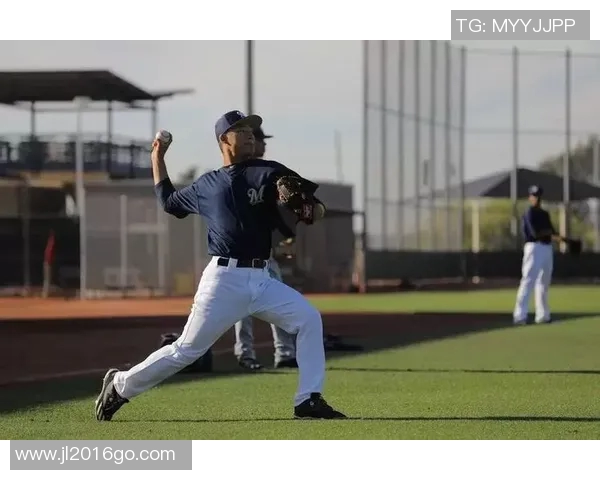 爱华顿主场迎战西布朗期待逆转局势全力争胜展现球队斗志与实力