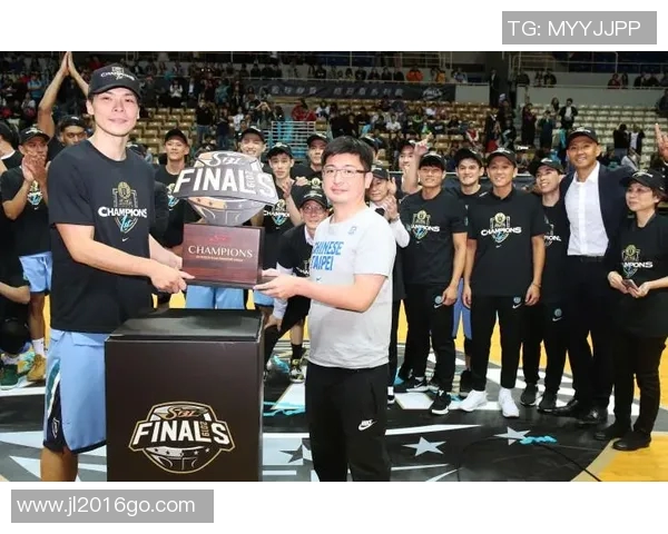 裕隆恐龙与台湾银行的对决谁能在篮球场上笑到最后