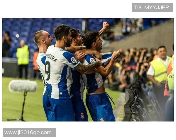 西班牙足球队对阵卢甘斯克球队的精彩对决分析与赛前预测