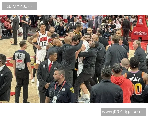 雷霆与魔术激战一月赛季回顾精彩瞬间与球员表现分析