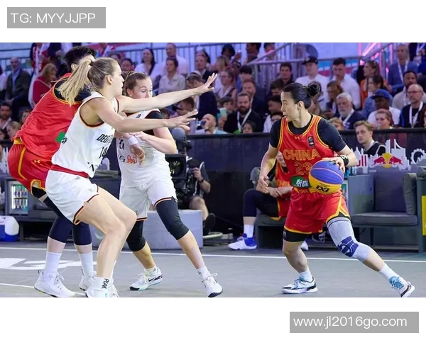 上海女篮与陕西女篮激战正酣谁能在这场对决中笑到最后