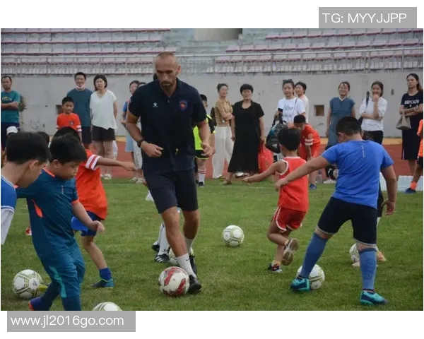 成都足球队个人能力提升之路与团队协作的重要性探讨