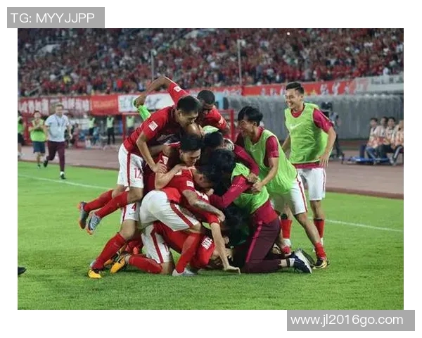 恒大与富德的激烈对决展现足球魅力与团队精神的巅峰较量