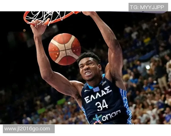 扬尼斯阿德托昆博如何在NBA赛场上创造传奇与辉煌的篮球生涯